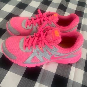 Girls Nike Tennis shoes